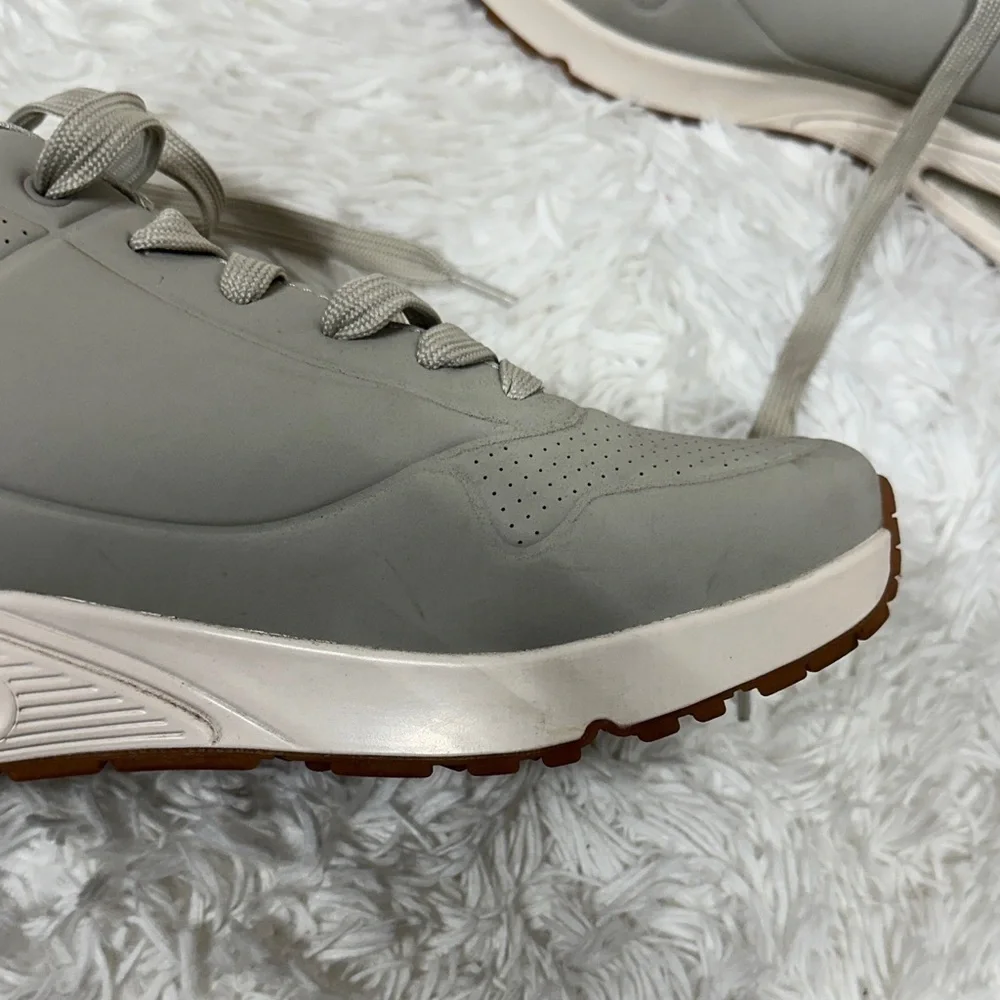 Skechers Men's Gray Sneakers with Brown Accents